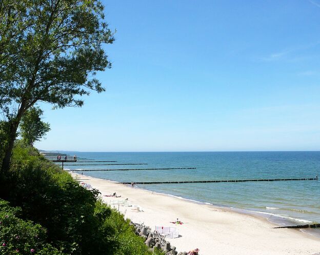Strand bei Ustronie-Morskie. Foto: Kolberg-Café. Strand in Ustronie Morskie, Henkenhagen. Foto: Kolberg-Café