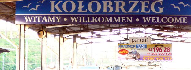 Schild am Bahnhof in Kolobrzeg Schild am Bahnhof in Kolobrzeg