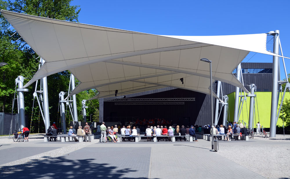 RCK-Außenbühne nahe dem Bahnhof RCK-Außenbühne, Foto: Kolberg-Café