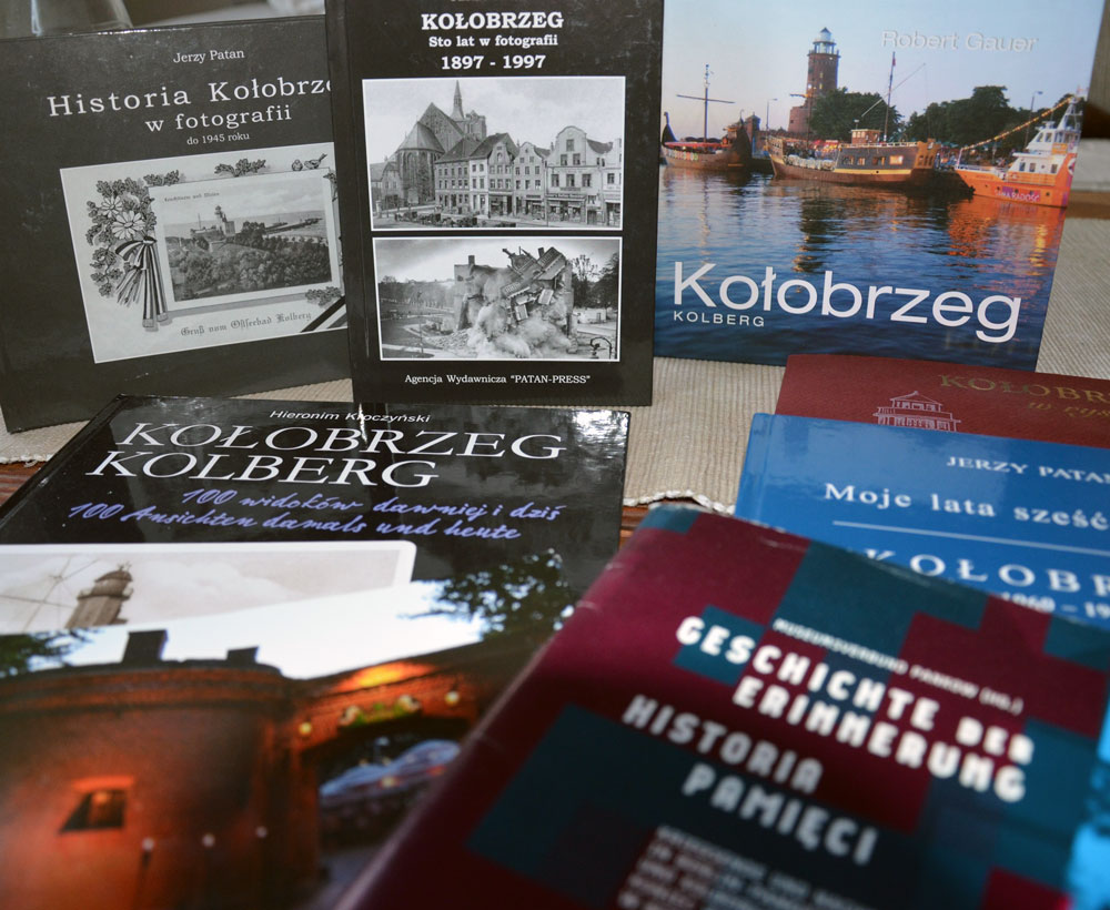 Bücher über Kolberg. Foto: Kolberg-Café