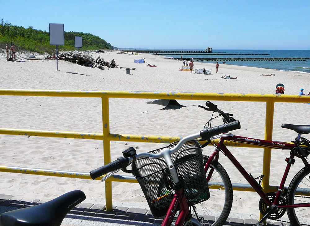 Fahrräder am Strand von Ustronie Morskie. Foto: Kolberg-Café